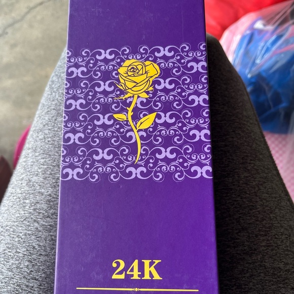 Gold roses, gift set, new, 12 Roses - Picture 2 of 3